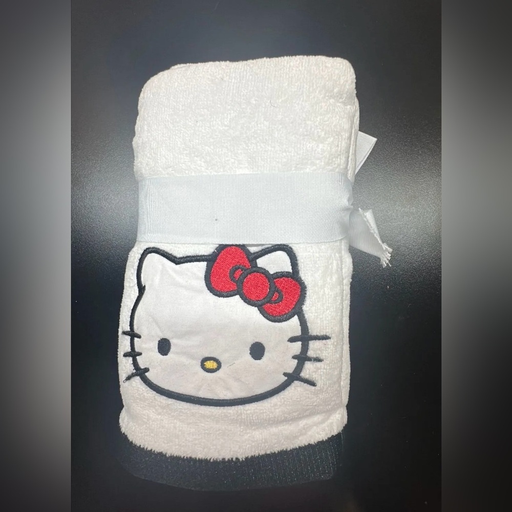 Hello Kitty Hand Towels Set - Picture 3 of 3